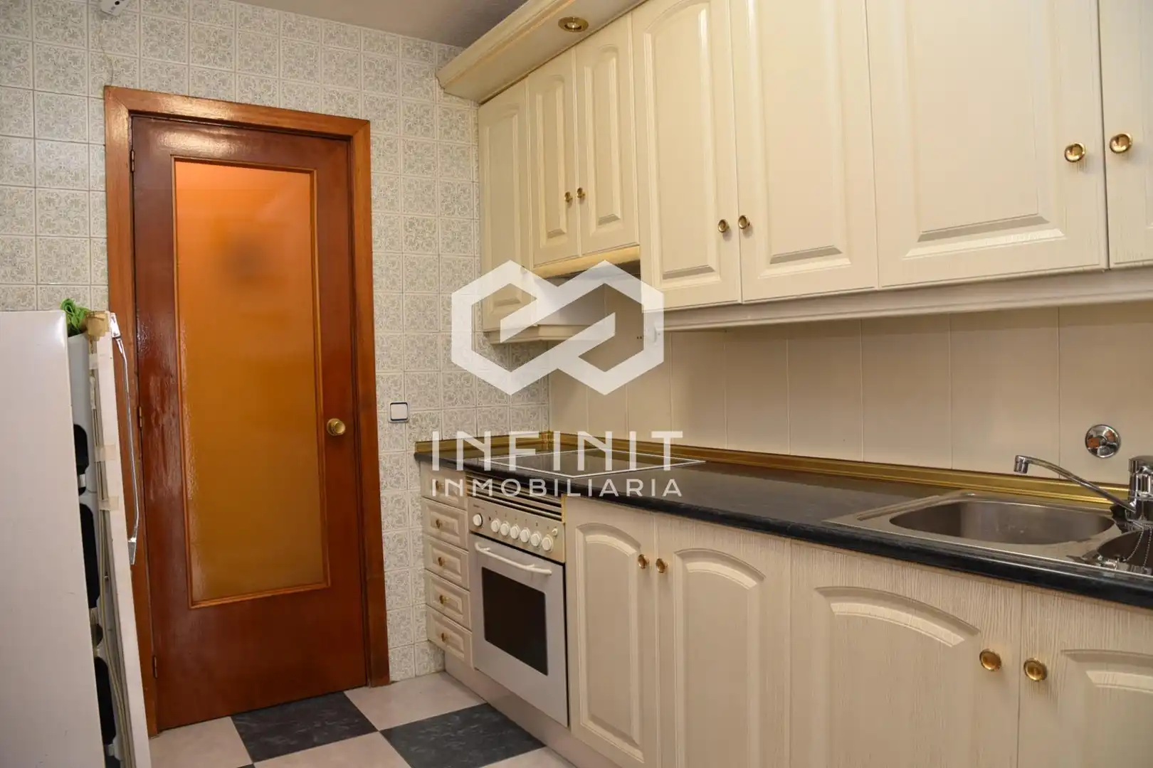 Kitchen of Flat for sale in Alcalá de Henares  with Air Conditioner, Heating and Terrace