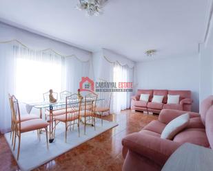 Living room of Flat for sale in  Valencia Capital  with Air Conditioner, Furnished and Balcony