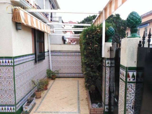 Casa adosada en Venta en CALLE YAKARTA, 8 en Colores -  Entreparques