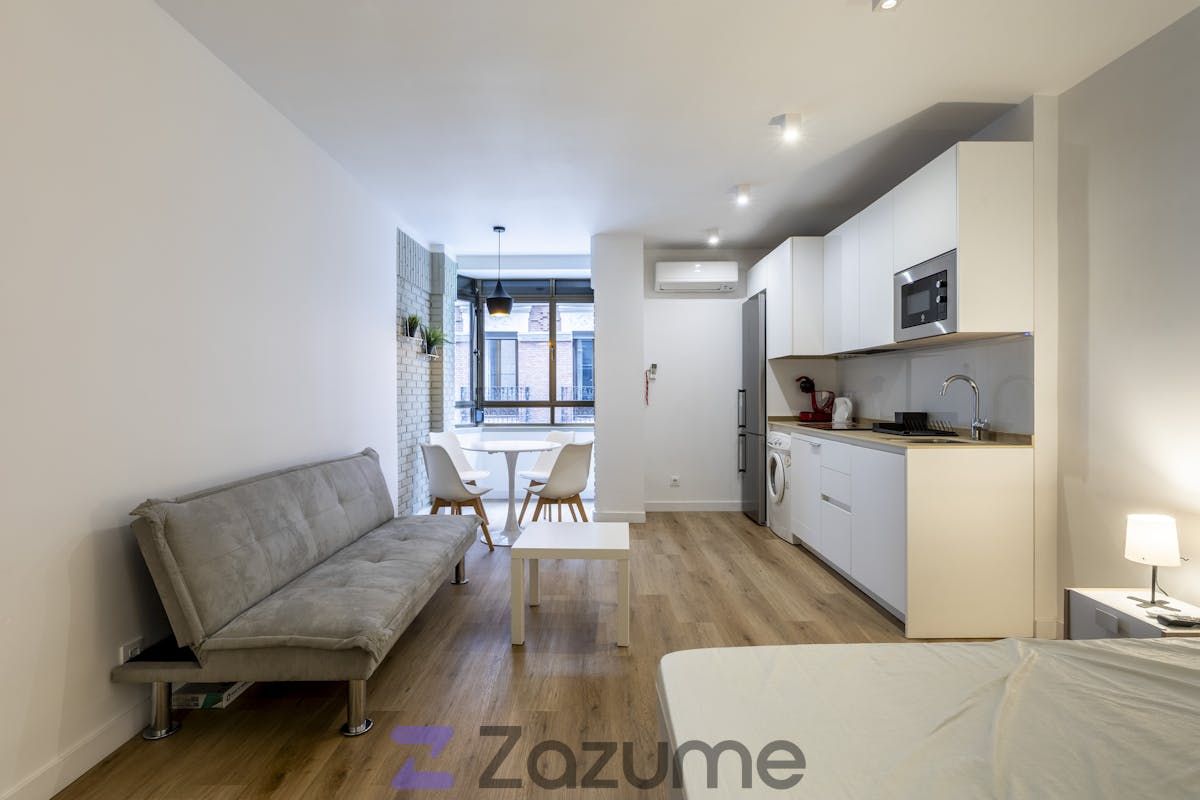 Bedroom of Study to rent in  Madrid Capital  with Parquet flooring, Furnished and Washing machine