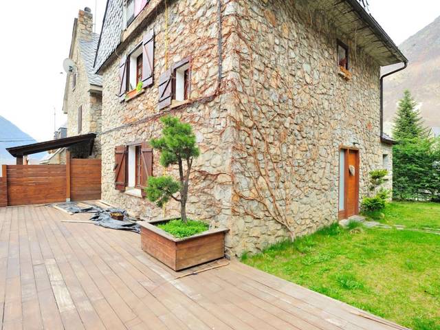 Casa-chalet en Venta en N/A en Salardú