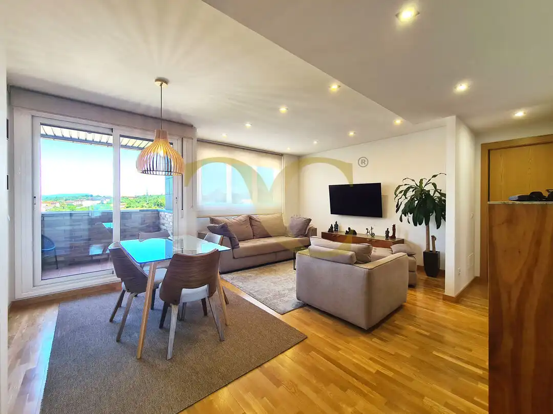 Sala de estar de Piso en venta en Oviedo  con Calefacción, Terraza y Trastero
