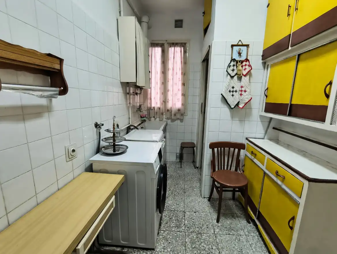 Cuina de Pis en venda en Madrid amb Calefacció, Forn i Balcó