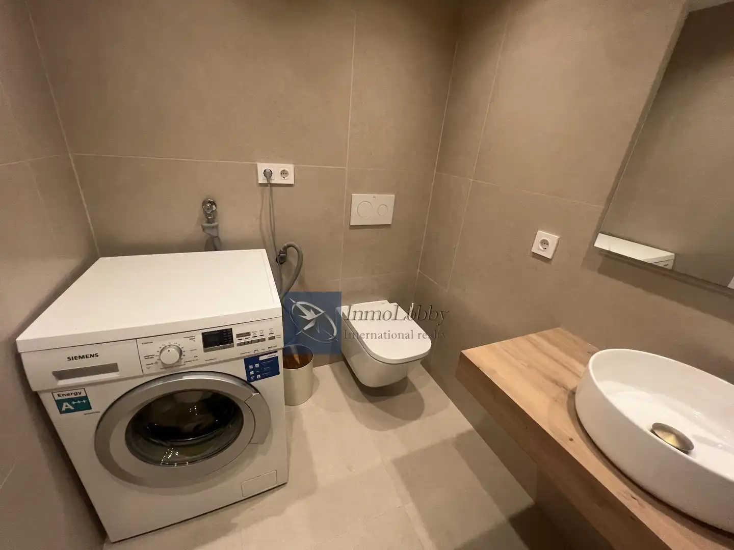 Bany de Apartament de lloguer en Castell d'Aro, Platja d'Aro i s'Agaró amb Aire condicionat, Calefacció i Terrassa