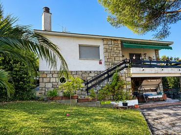 Villa con piscina in vendita a Avenida del Encinar 2B