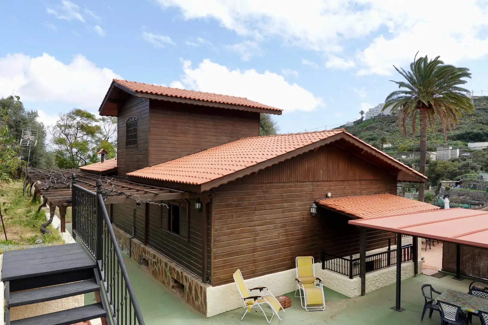 Vista exterior de Casa o chalet en venta en Telde con Jardín privado, Terraza y Amueblado