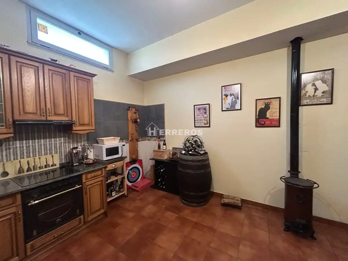 Casa adosada en venta en  Logroño con Aire acondicionado, Calefacción y Jardín privado