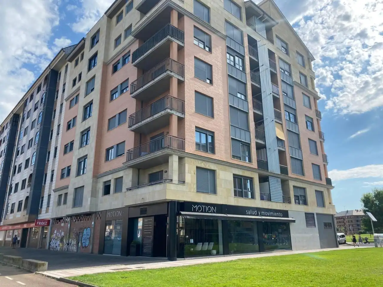 Local comercial en venda a Calle Hayedo 1 24007 Leon