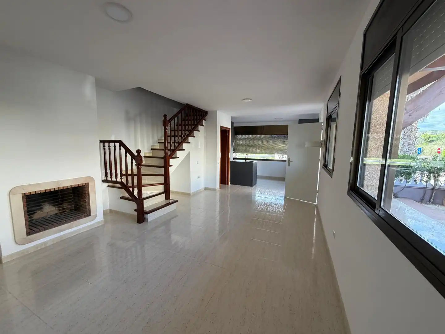 Maison mitoyenne avec terrasse à louer à Carrer del Vallespir, imagen 15