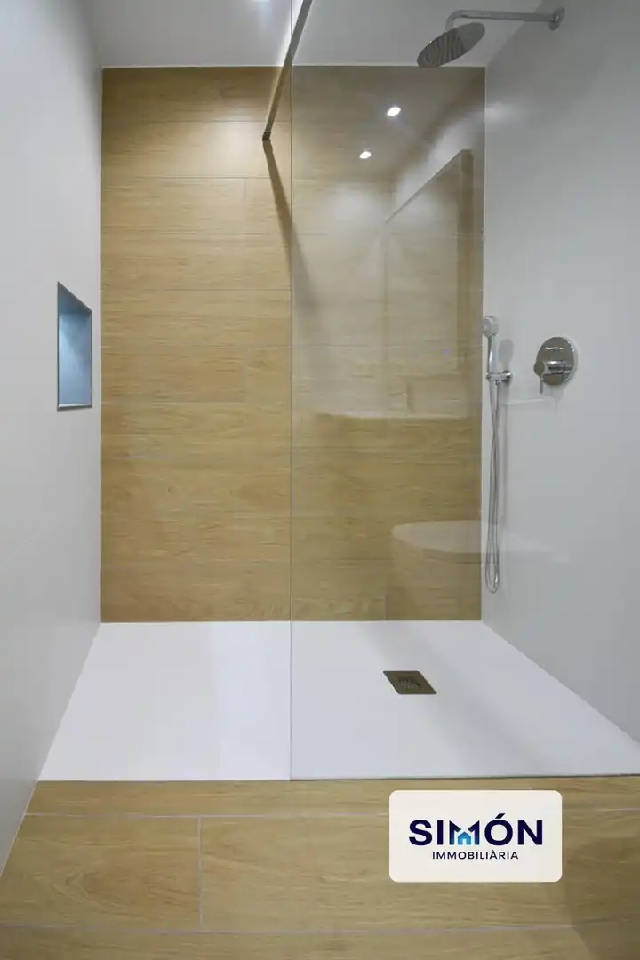 Badezimmer von Wohnung zum Verkauf in Berga mit Heizung