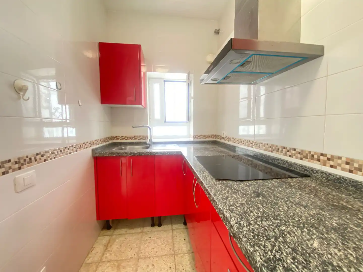 Cocina de Piso en venta en Las Palmas de Gran Canaria con Horno y Microondas