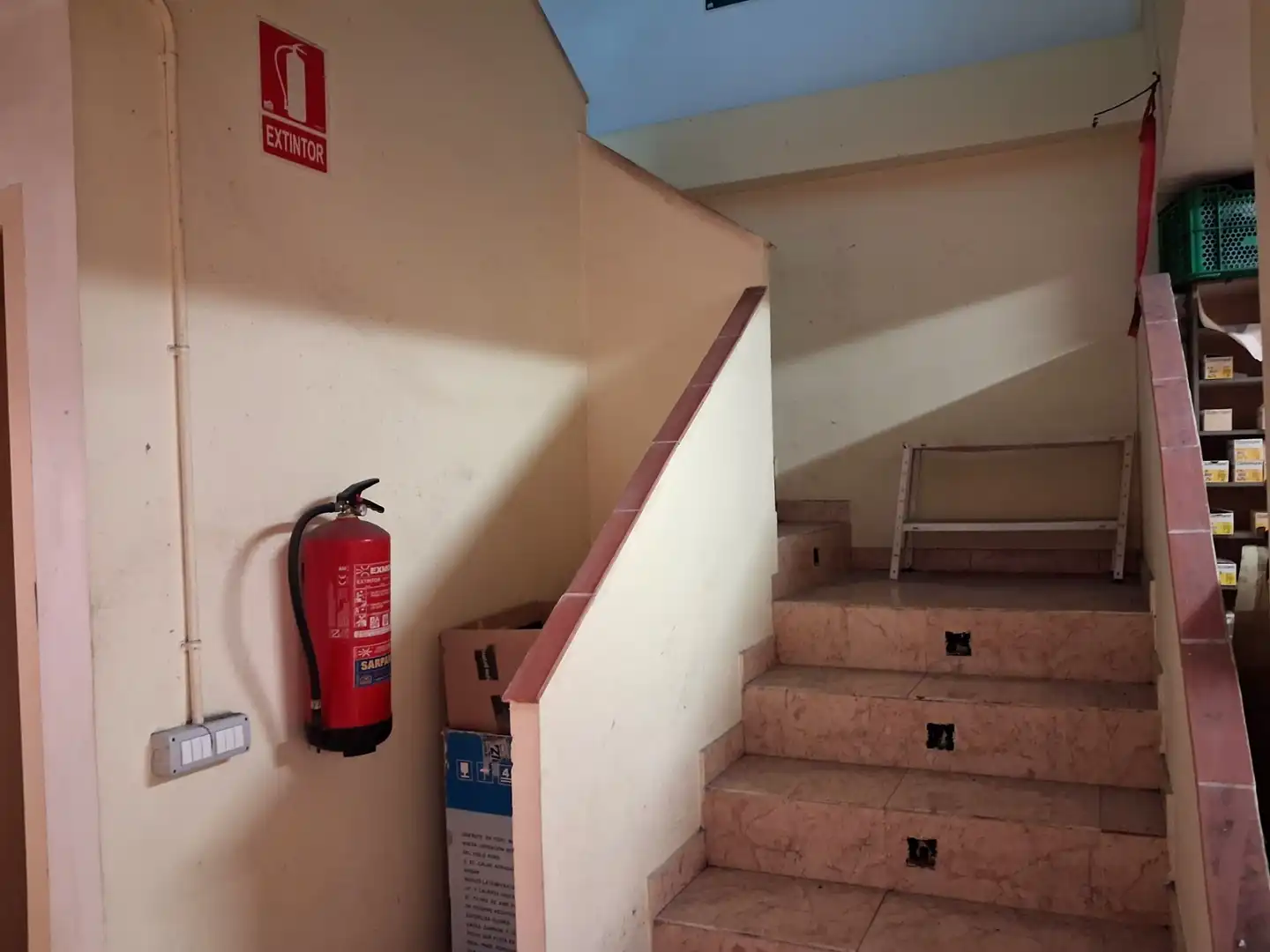 Local en venda en Zaragoza amb Moblat i Alarma
