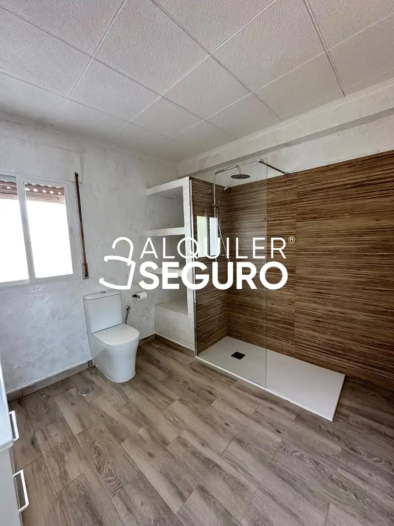 Bathroom of Houses for rent in Casarrubios del Monte  with Heating, Terrace and Storage room