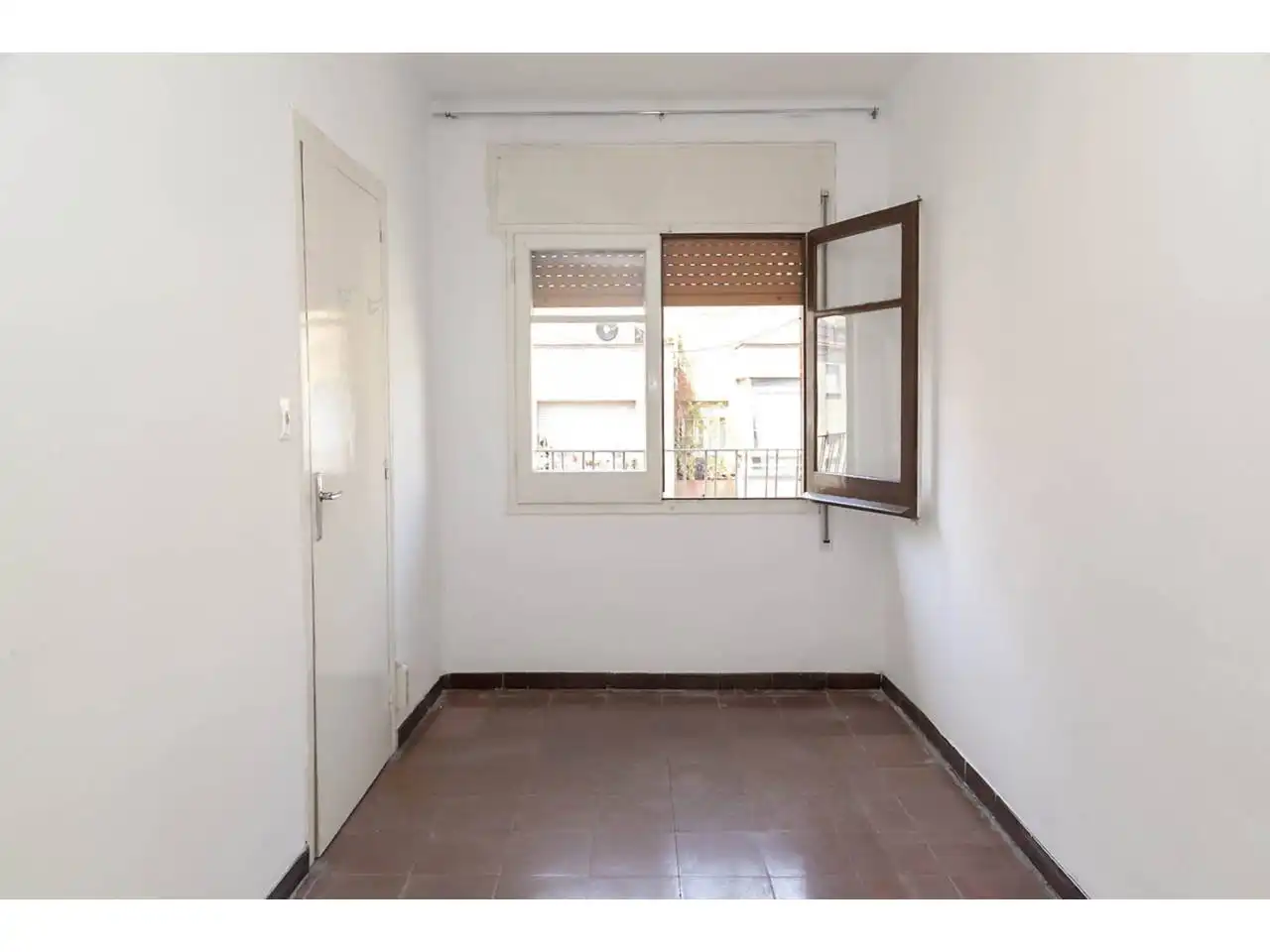 Habitación de Piso en venta en L'Hospitalet de Llobregat con Balcón