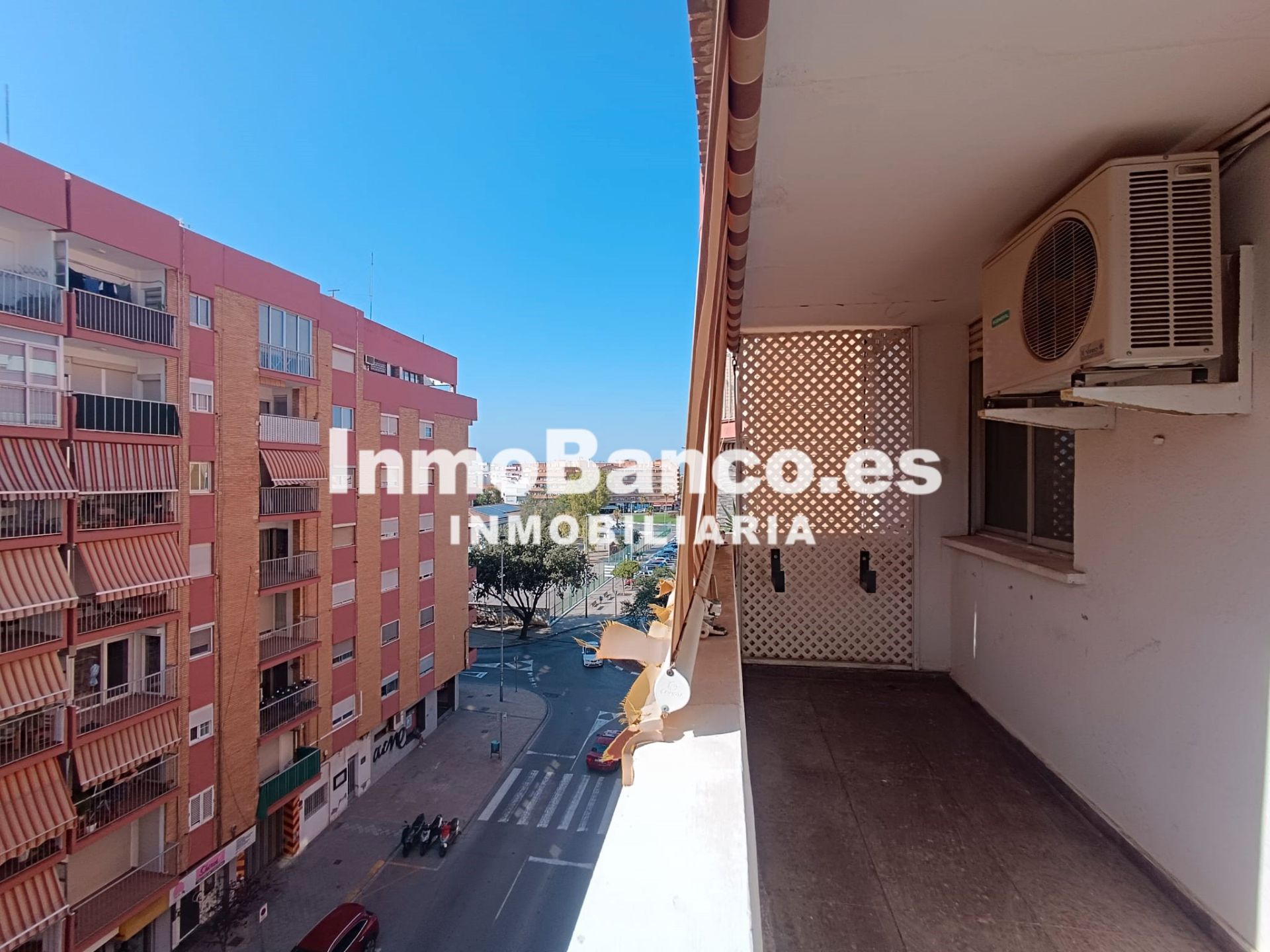 Vista exterior de Pis en venda en Sagunto / Sagunt amb Balcó
