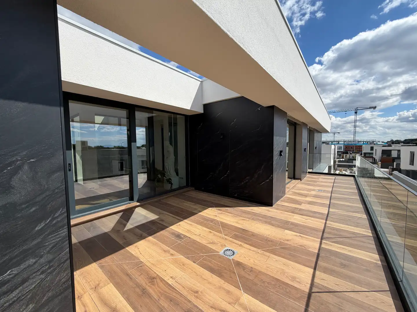 Reihenhaus mit Pool zum Verkauf in Calle Tallín, imagen 2