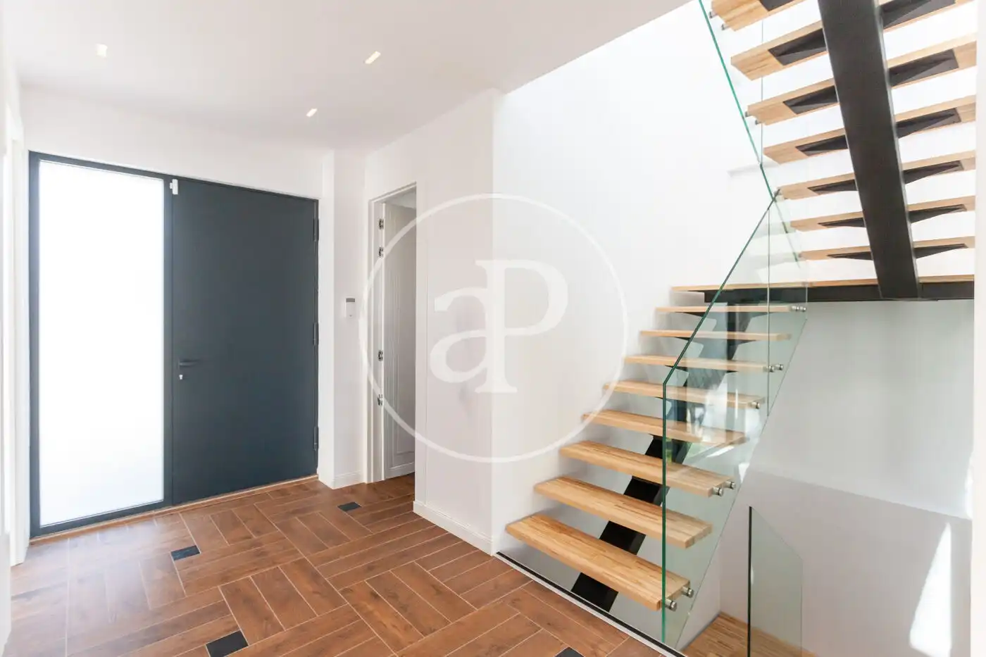 Casa aparellada amb piscina en venda a C. Tallín, imagen 20