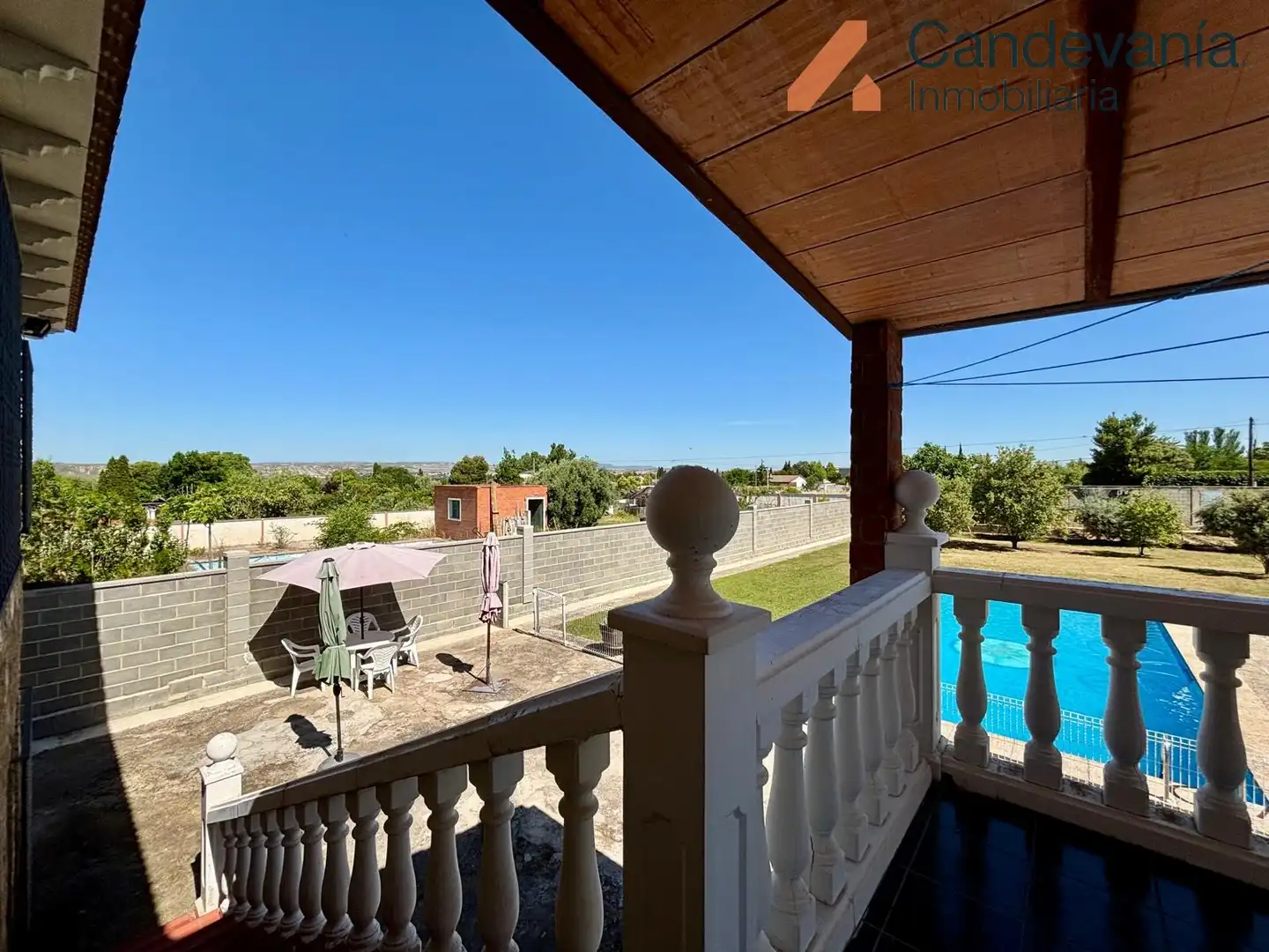 Vista exterior de Casa o chalet en venta en San Mateo de Gállego con Aire acondicionado, Calefacción y Jardín privado
