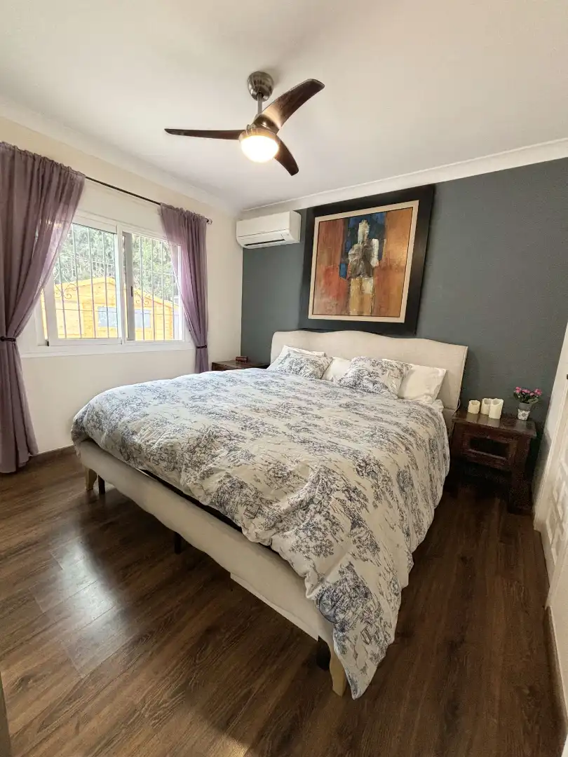 Habitación de Casa adosada de alquiler en Altea con Aire acondicionado, Calefacción y Jardín privado