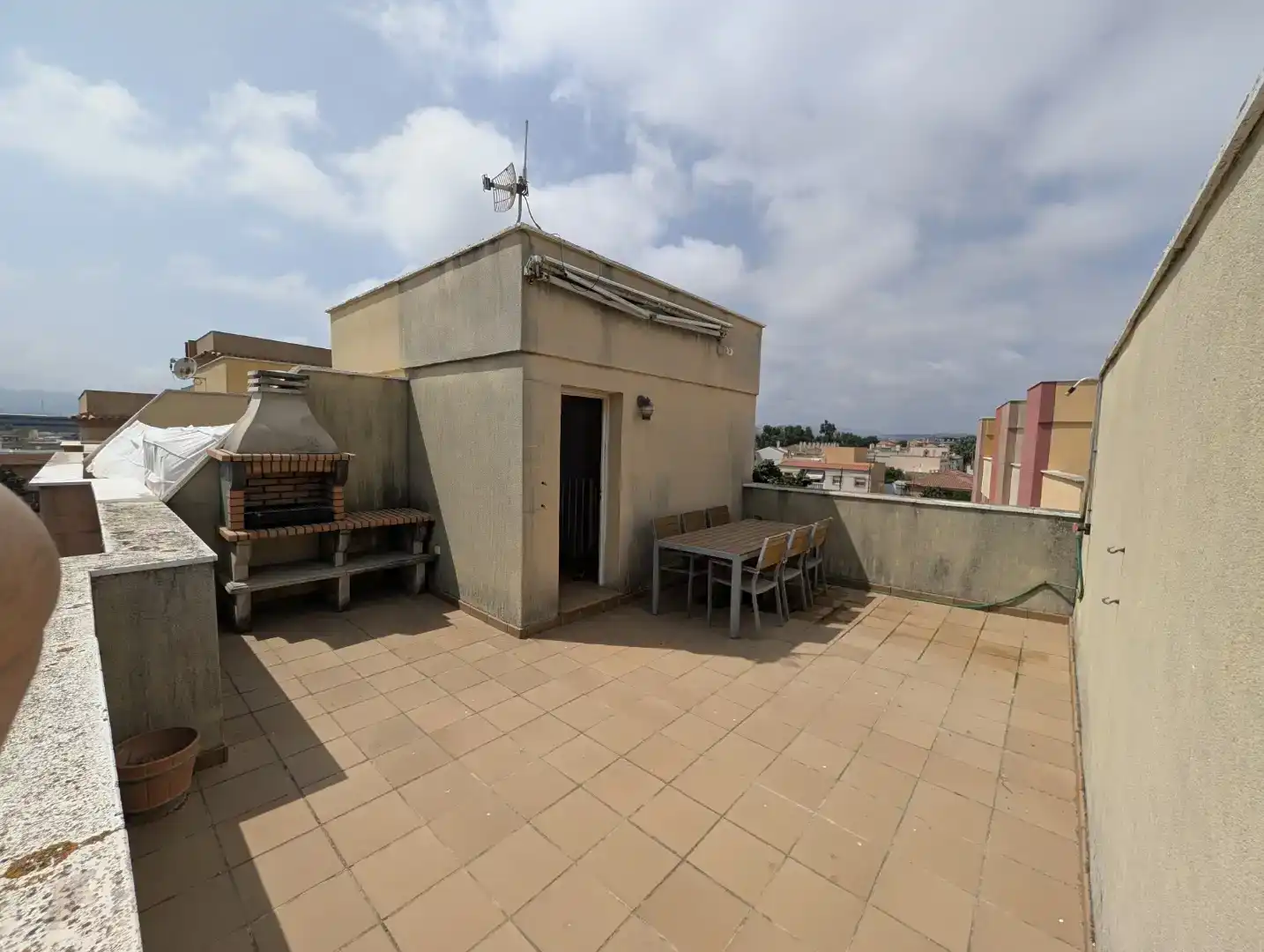 Terrassa de Casa adosada en venda en Algeciras amb Balcó