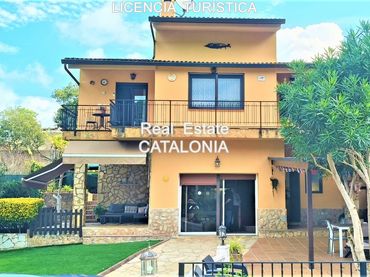 Villa con balcone in vendita a Cami de Montbarbat