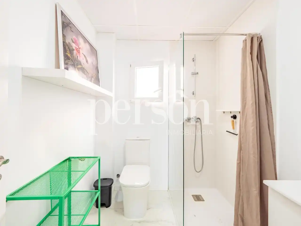 Badezimmer von Wohnung zur Miete in Valencia mit Klimaanlage, Terrasse und Möbliert