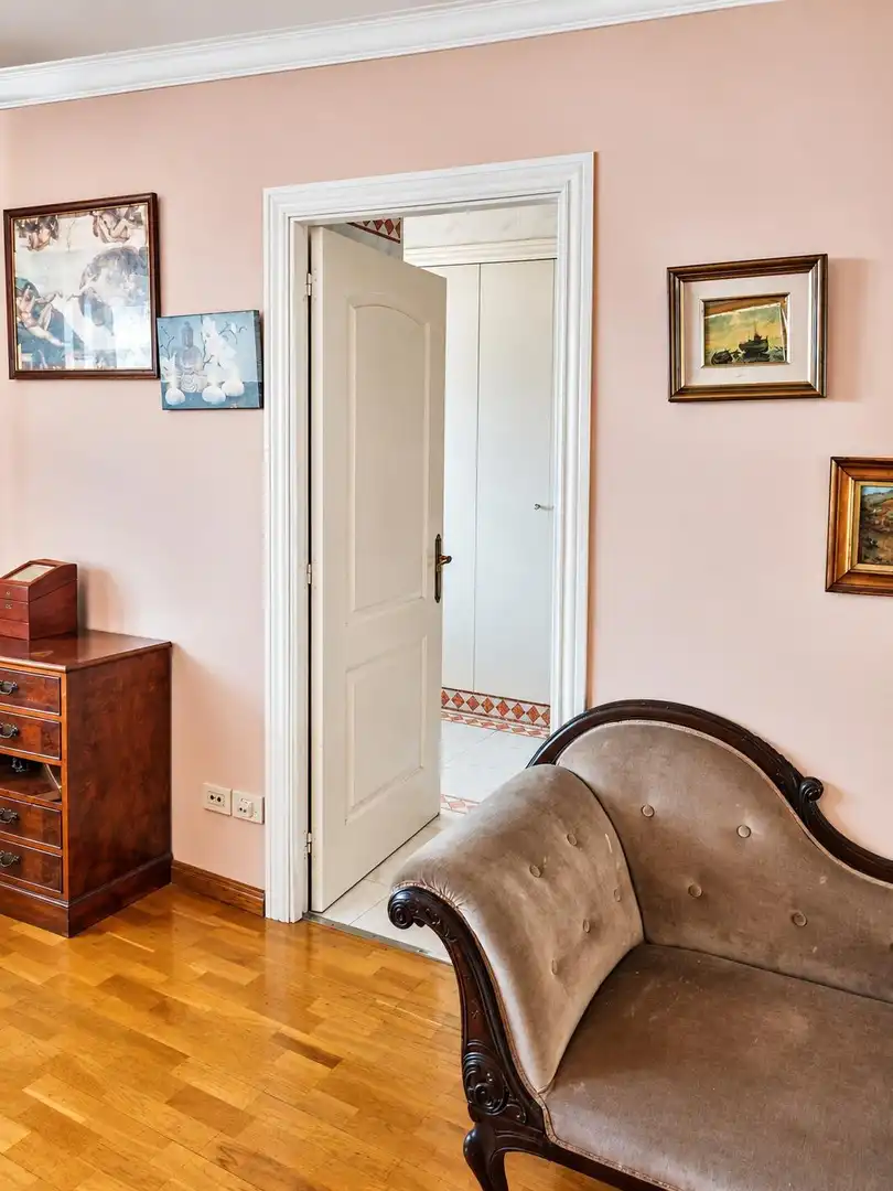 Wohnung zum Verkauf in Barcelona mit Privatgarten und Parkett