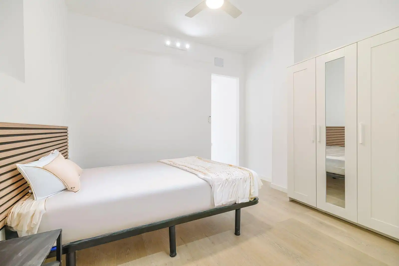 Dormitori de Oficina en venda en L'Hospitalet de Llobregat
