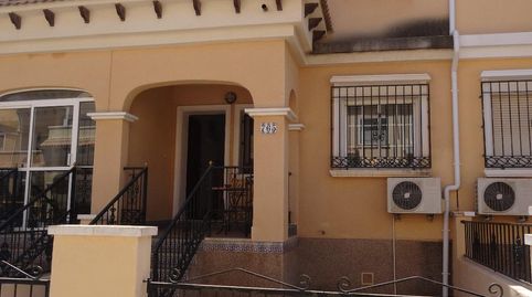 Foto 2 de Casa adosada en venta en Los Almendros, Orihuela