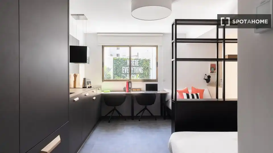 Habitación de Piso de alquiler en Valencia con Aire acondicionado, Calefacción y Amueblado
