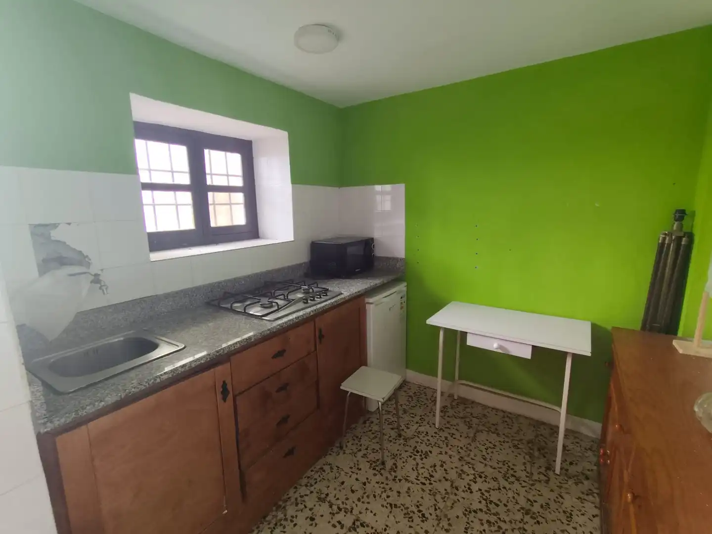 Cuina de Casa o xalet en venda en Guadix amb Traster i Moblat