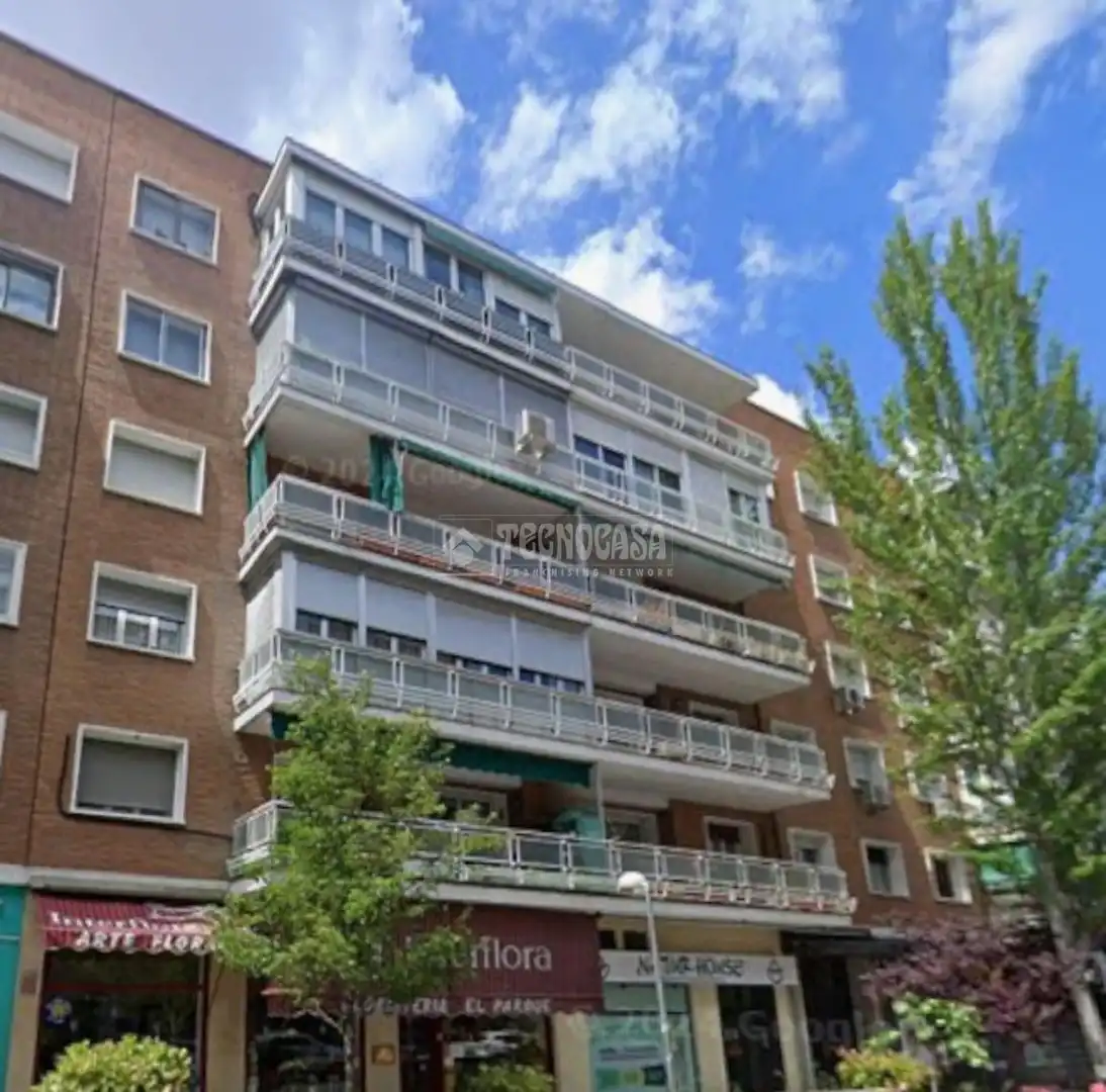 Vista exterior de Piso en venta en Madrid