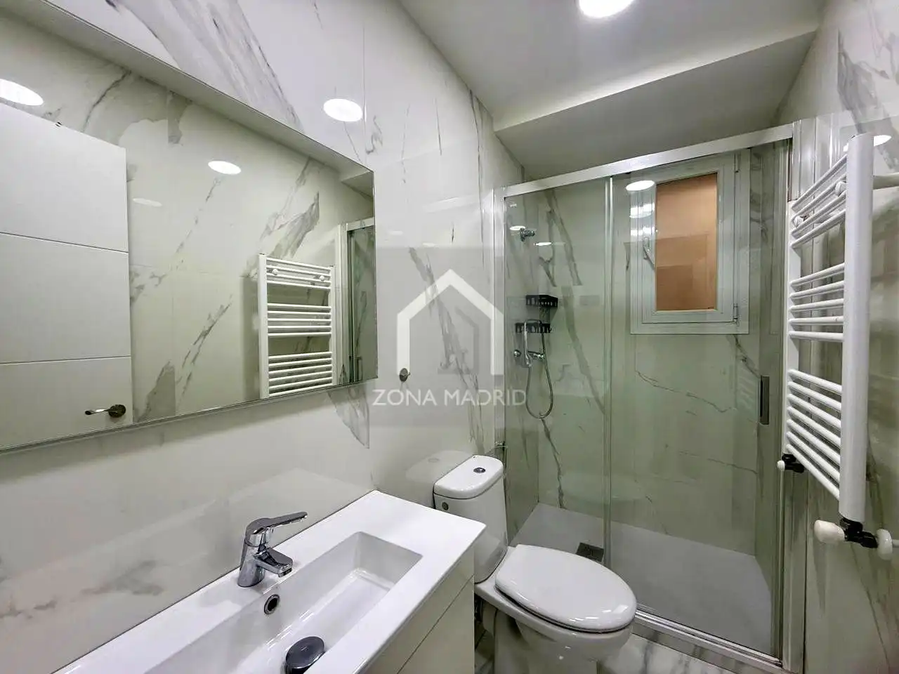 Baño de Piso de alquiler en Madrid con Aire acondicionado y Amueblado