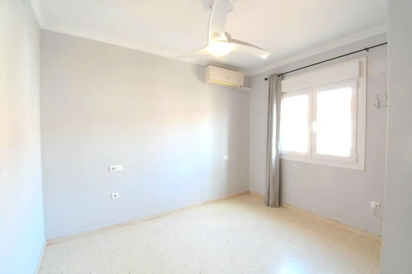 Habitación de Casa adosada en venta en Jerez de la Frontera con Aire acondicionado, Terraza y Amueblado