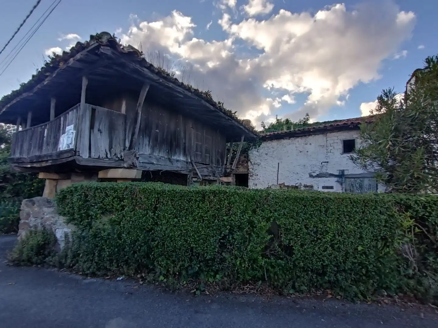 Vista exterior de Casa o chalet en venta en Castrillón con Trastero y Piscina