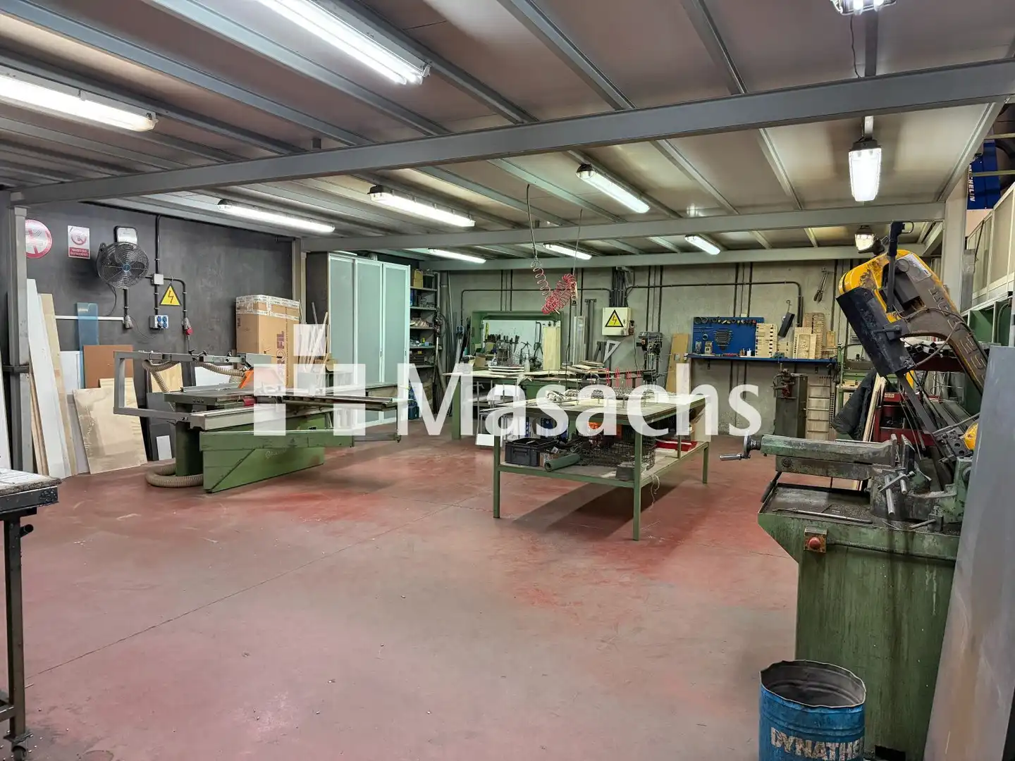 Fabrikhallen zur Miete in Terrassa