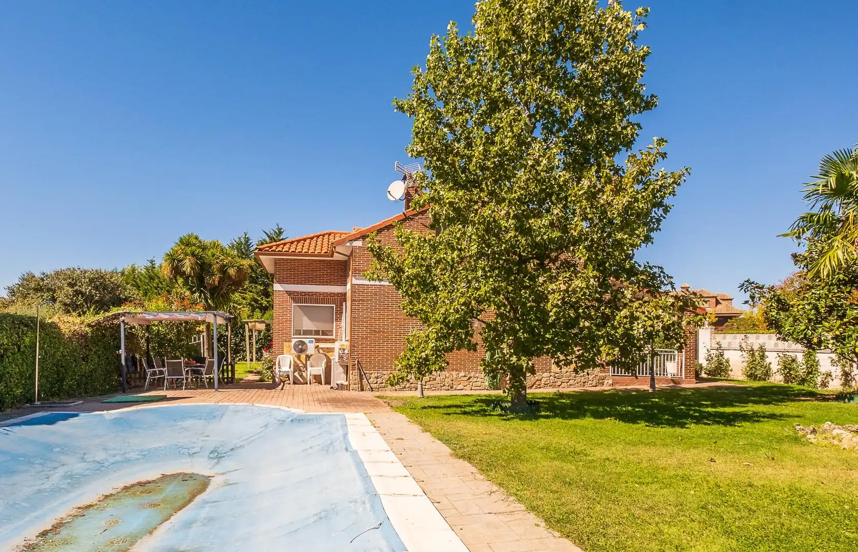 Detached house with pool for sale in Calle BILBAO, imagen 3