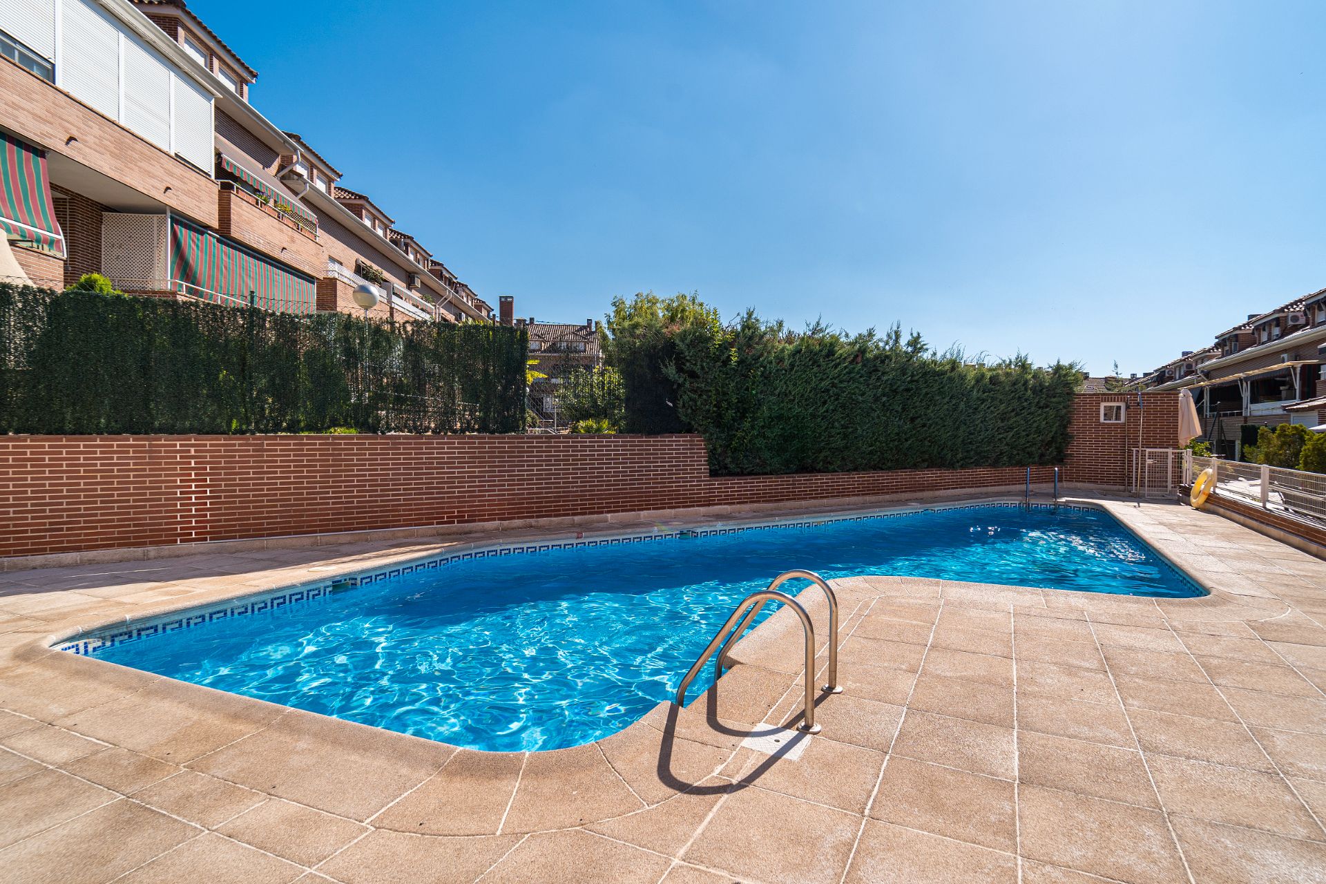 Piscina de Dúplex en venda en Sevilla la Nueva amb Aire condicionat, Calefacció i Terrassa