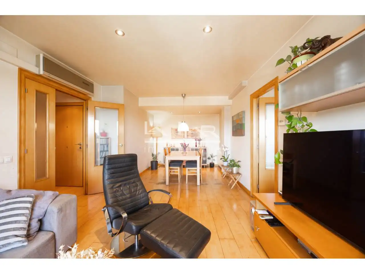 Living room of Flat for sale in Vic  with Air Conditioner, Heating and Parquet flooring