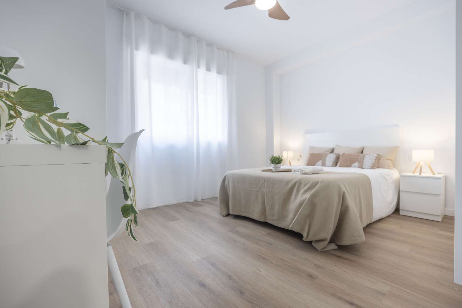 Dormitori de Pis per a compartir en  Valencia Capital amb Aire condicionat i Terrassa