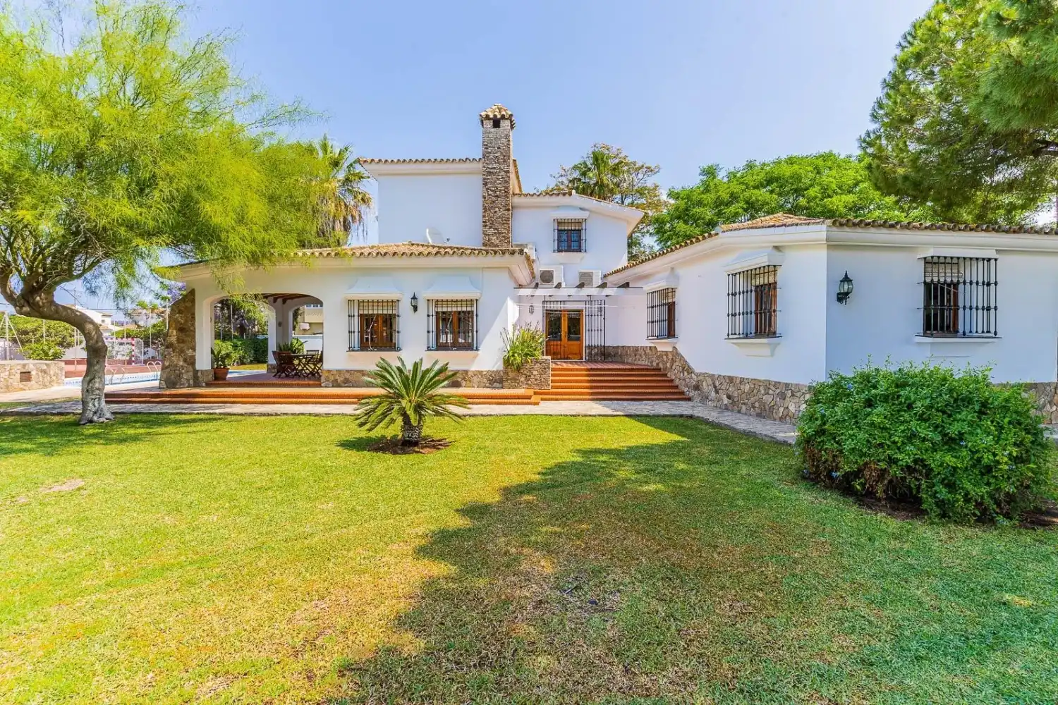 Garden of Houses for sale in Chiclana de la Frontera  with Air Conditioner, Private garden and Storage room