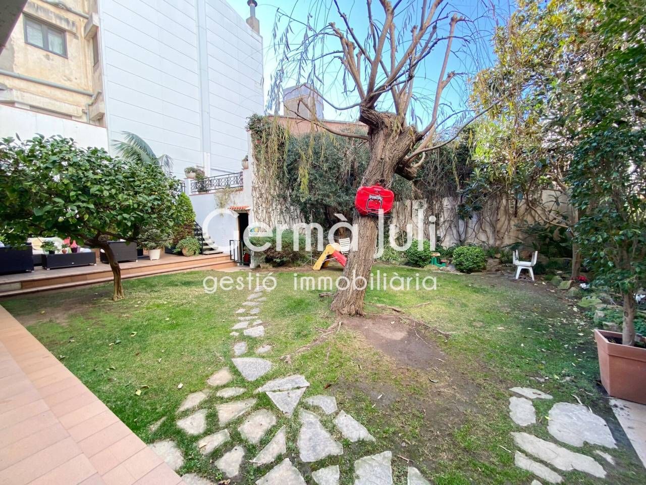 Garden of Single-family semi-detached for sale in Badalona  with Air Conditioner, Heating and Private garden
