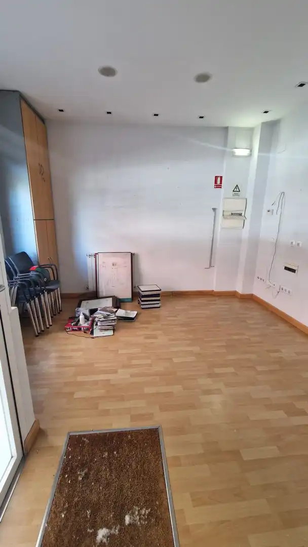 Geschaftsraum zur Miete in León Capital 