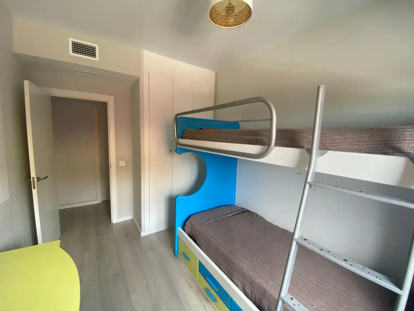 Bedroom of Flat for sale in Sanlúcar de Barrameda  with Air Conditioner, Heating and Private garden