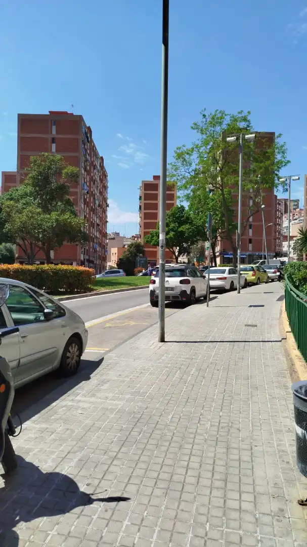 Parkplatz von Geschaftsraum zur Miete in Badalona mit Klimaanlage, Heizung und Alarm