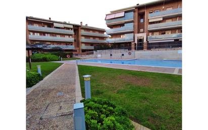 Piscina de Dúplex en venda en Sant Cugat del Vallès amb Aire condicionat, Calefacció i Jardí privat