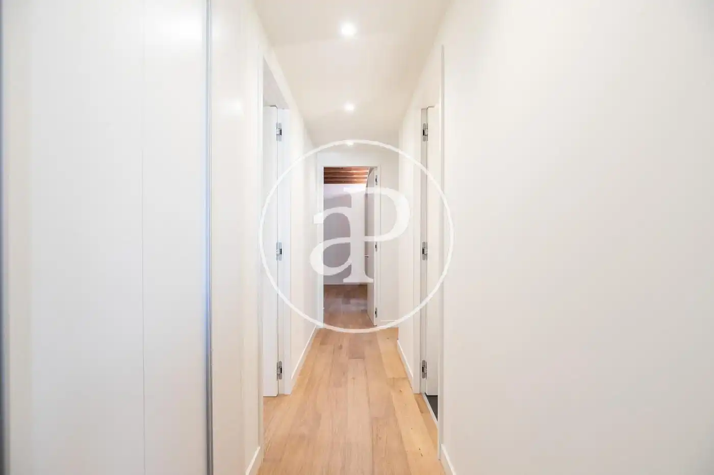 Piso con terraza en venta en Pau Claris, imagen 18