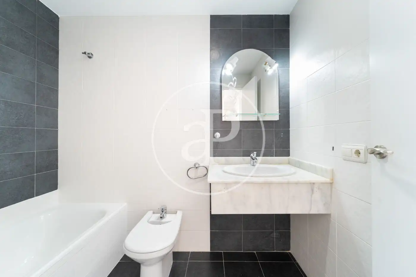 Bathroom of Flat for sale in Benidorm  with Air Conditioner, Heating and Private garden