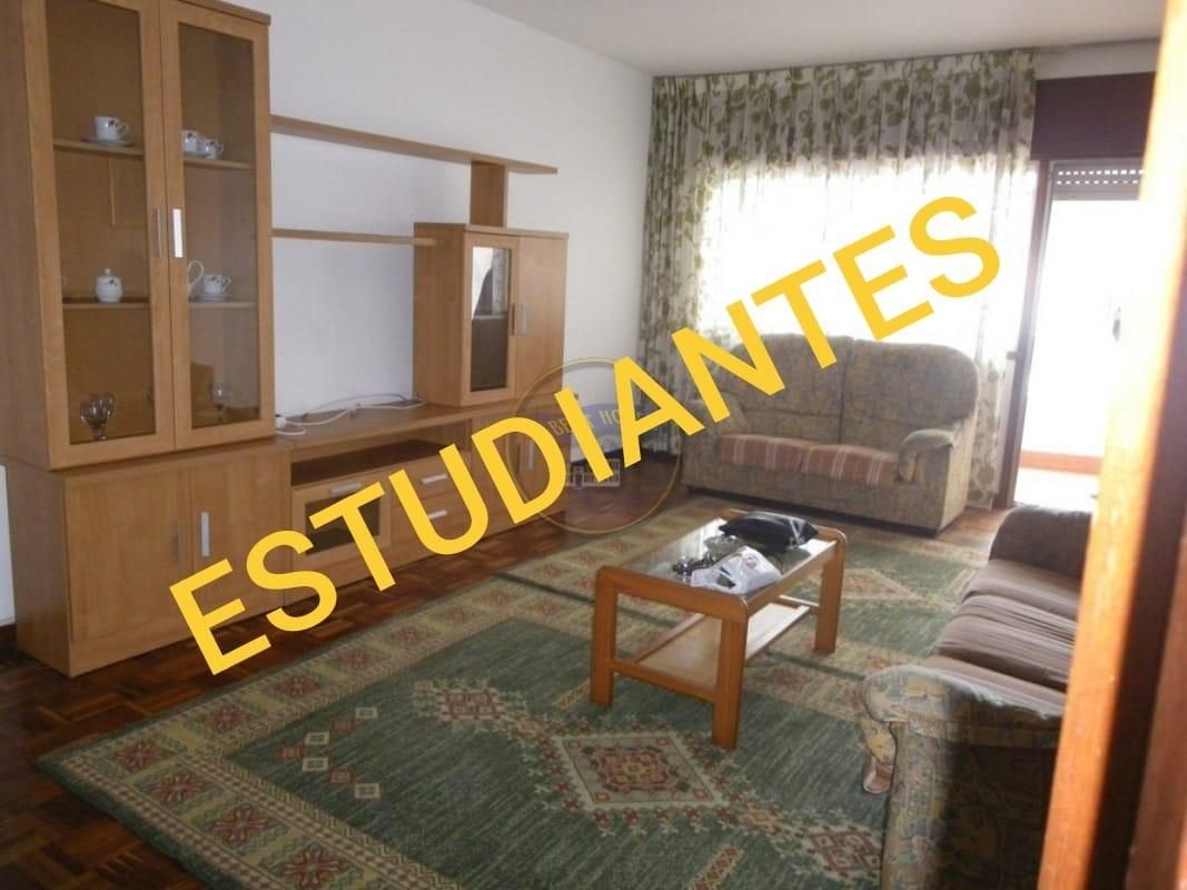 Living room of Flat to rent in Vigo   with Parquet flooring and Balcony