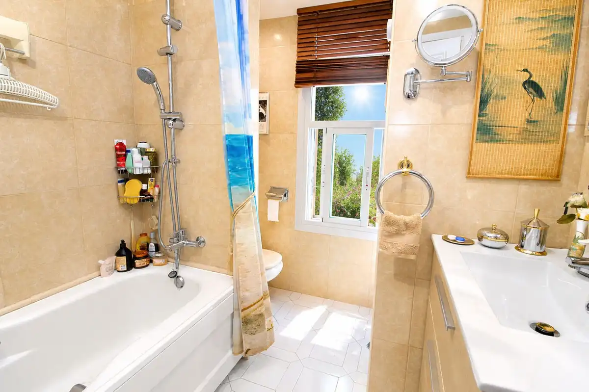 Bathroom of Study for sale in Mijas  with Air Conditioner and Terrace